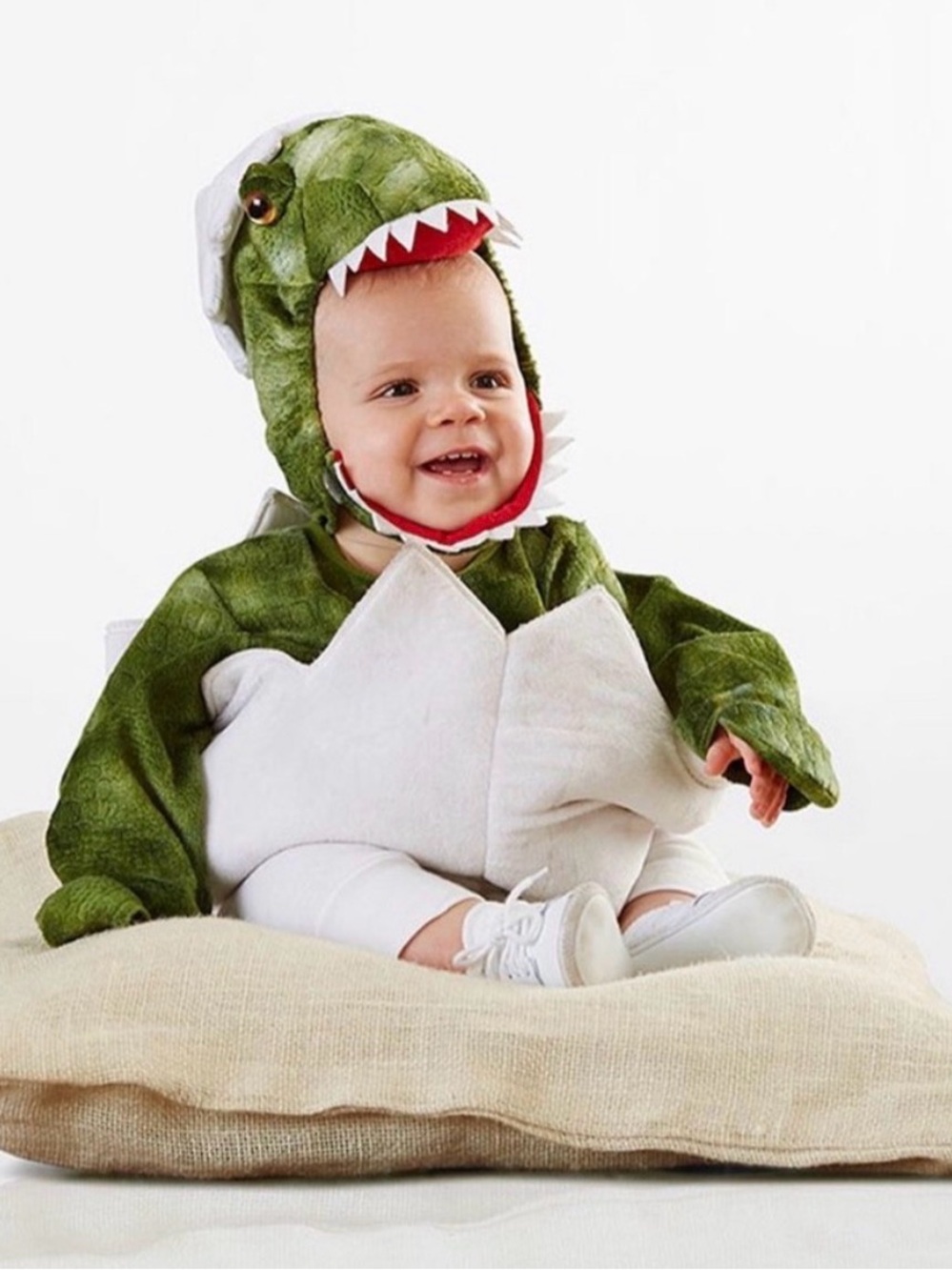 EUC // Pottery Barn // Baby Green Dinosaur Egg Costume // 6-12 Months